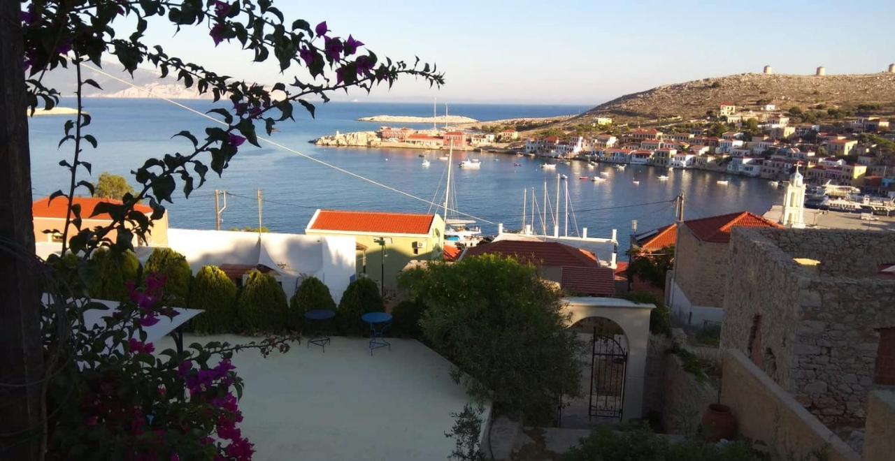 Marina Castellana Studios II Chalki Town Extérieur photo