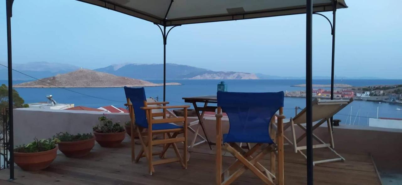 Marina Castellana Studios II Chalki Town Extérieur photo