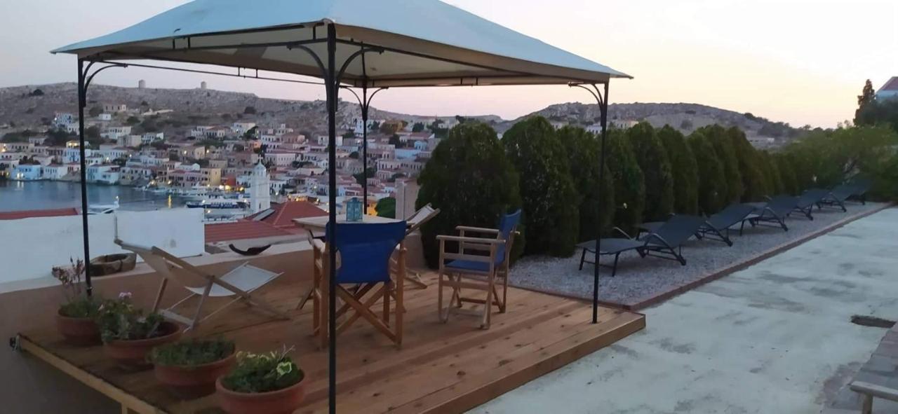 Marina Castellana Studios II Chalki Town Extérieur photo