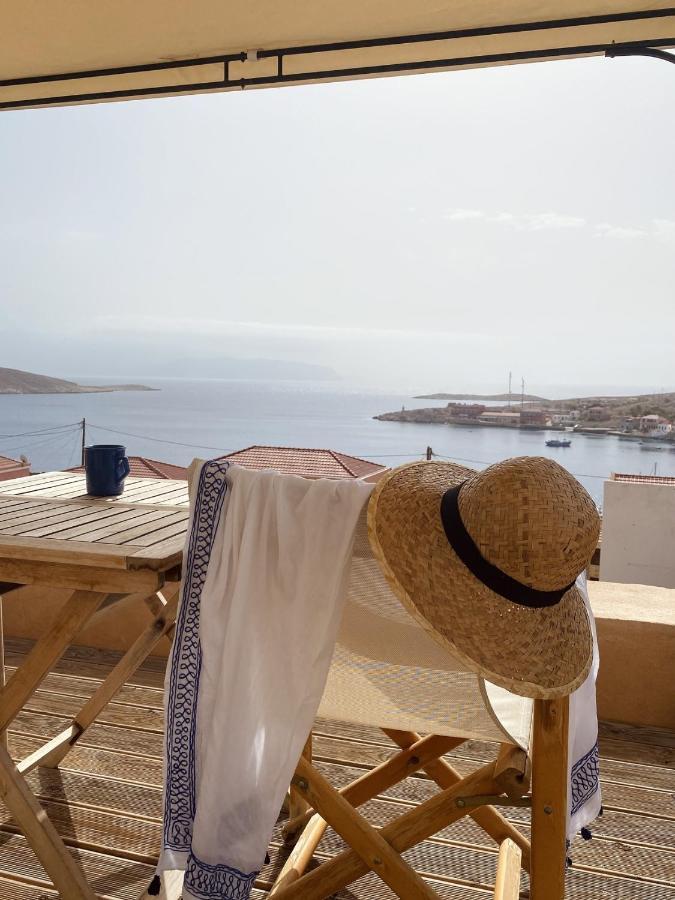 Marina Castellana Studios II Chalki Town Extérieur photo