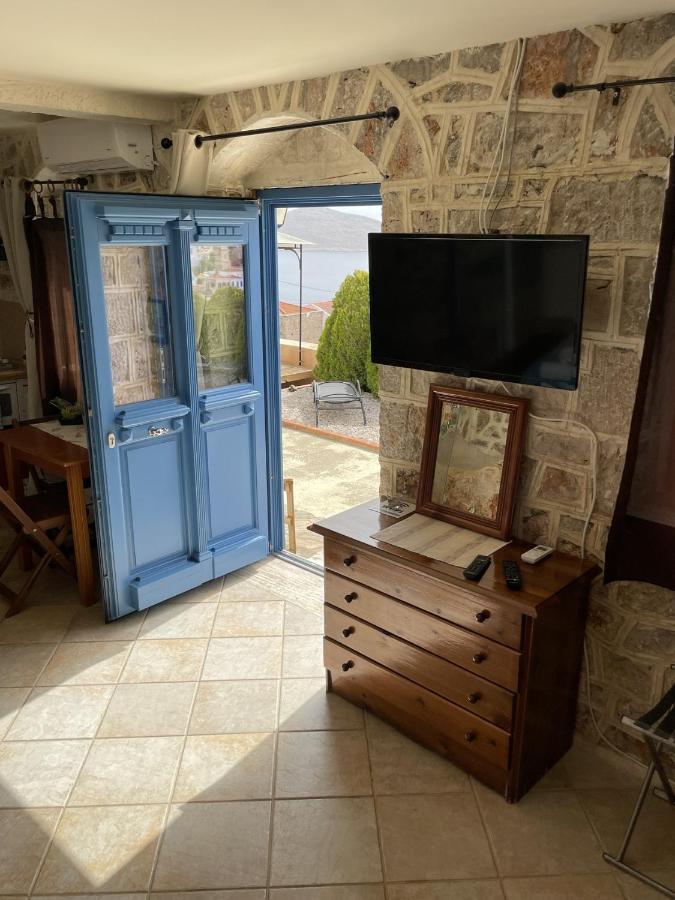 Marina Castellana Studios II Chalki Town Extérieur photo