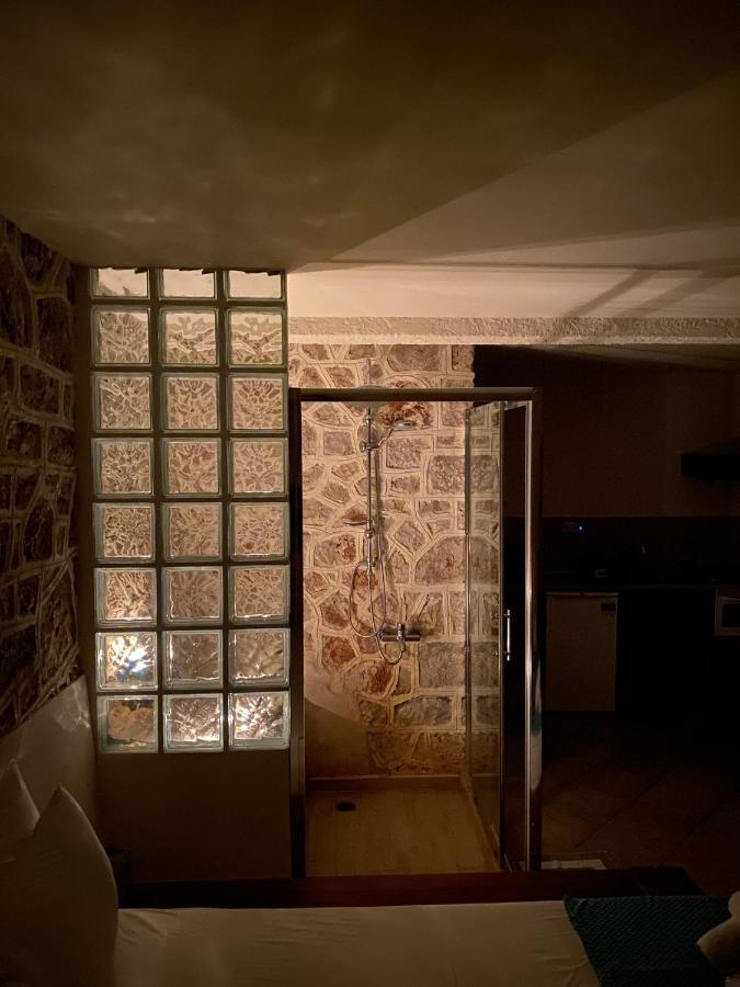 Marina Castellana Studios II Chalki Town Extérieur photo