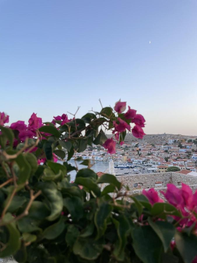 Marina Castellana Studios II Chalki Town Extérieur photo