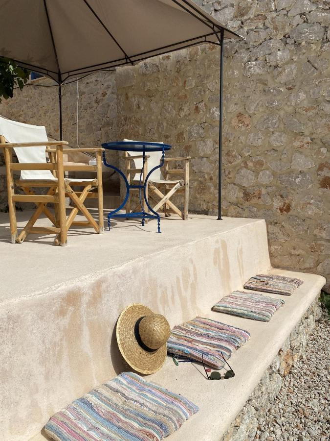 Marina Castellana Studios II Chalki Town Extérieur photo