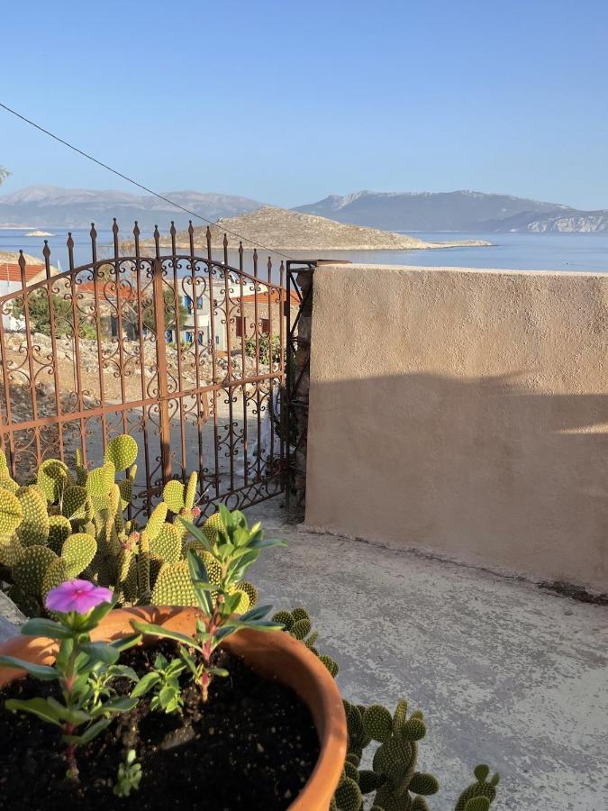 Marina Castellana Studios II Chalki Town Extérieur photo