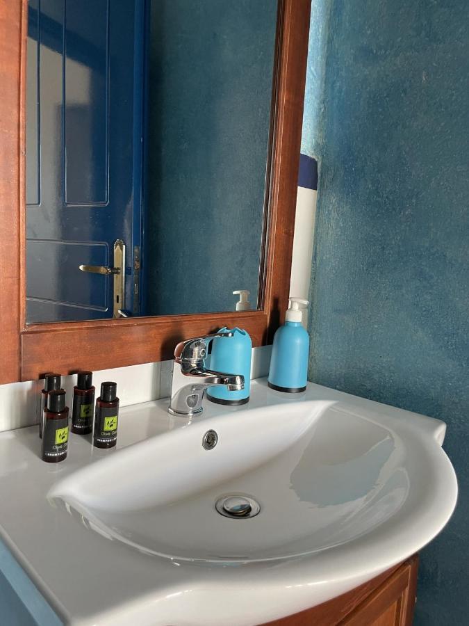 Marina Castellana Studios II Chalki Town Extérieur photo