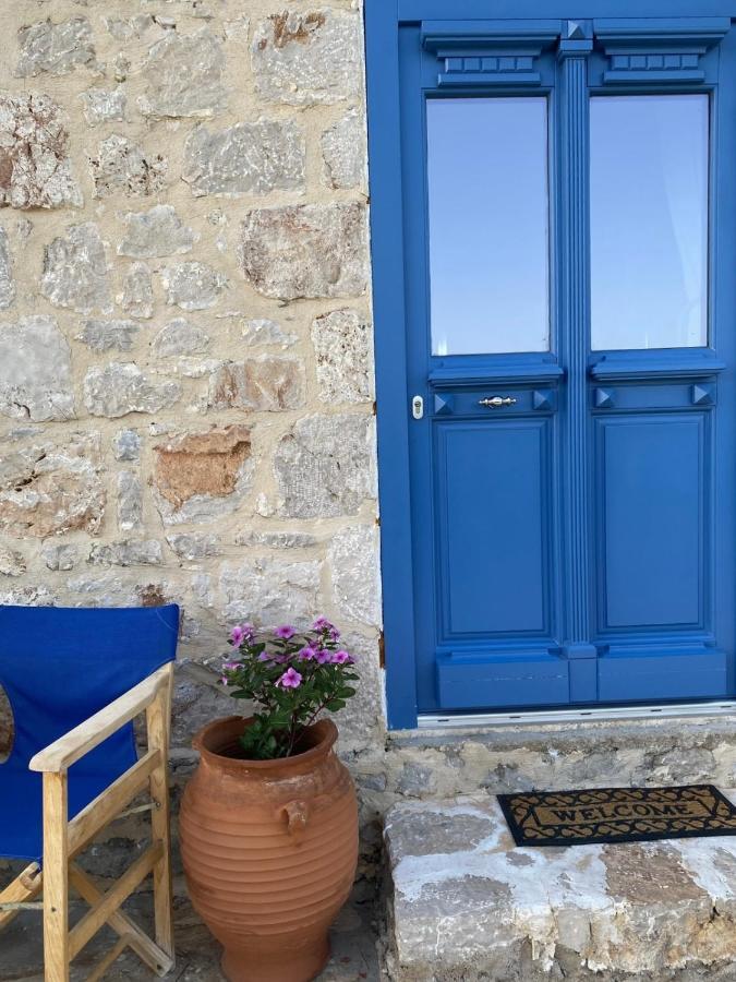 Marina Castellana Studios II Chalki Town Extérieur photo